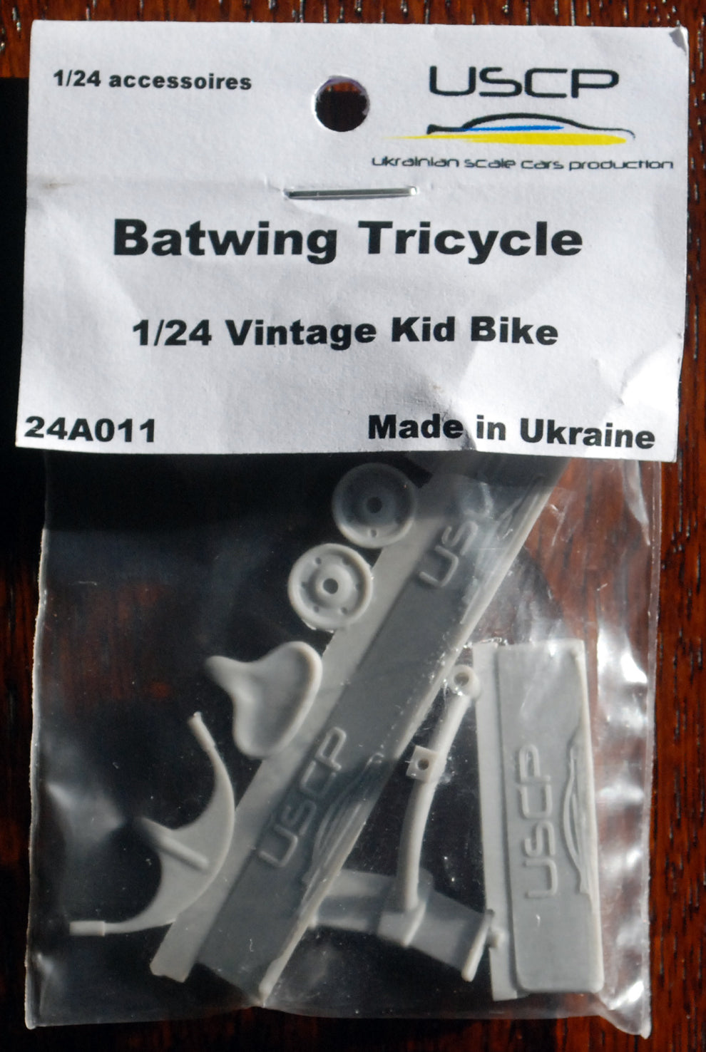 USCP 24A011 Mini Batwing Tricycle Kinder Dreirad 1:24