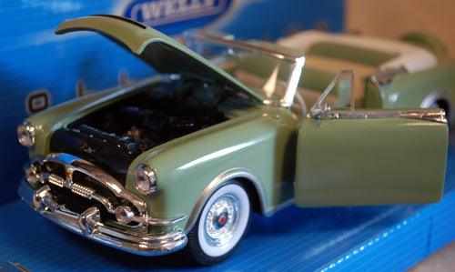 1953 Packard Caribbean Convertible 1:24 Welly 24016W