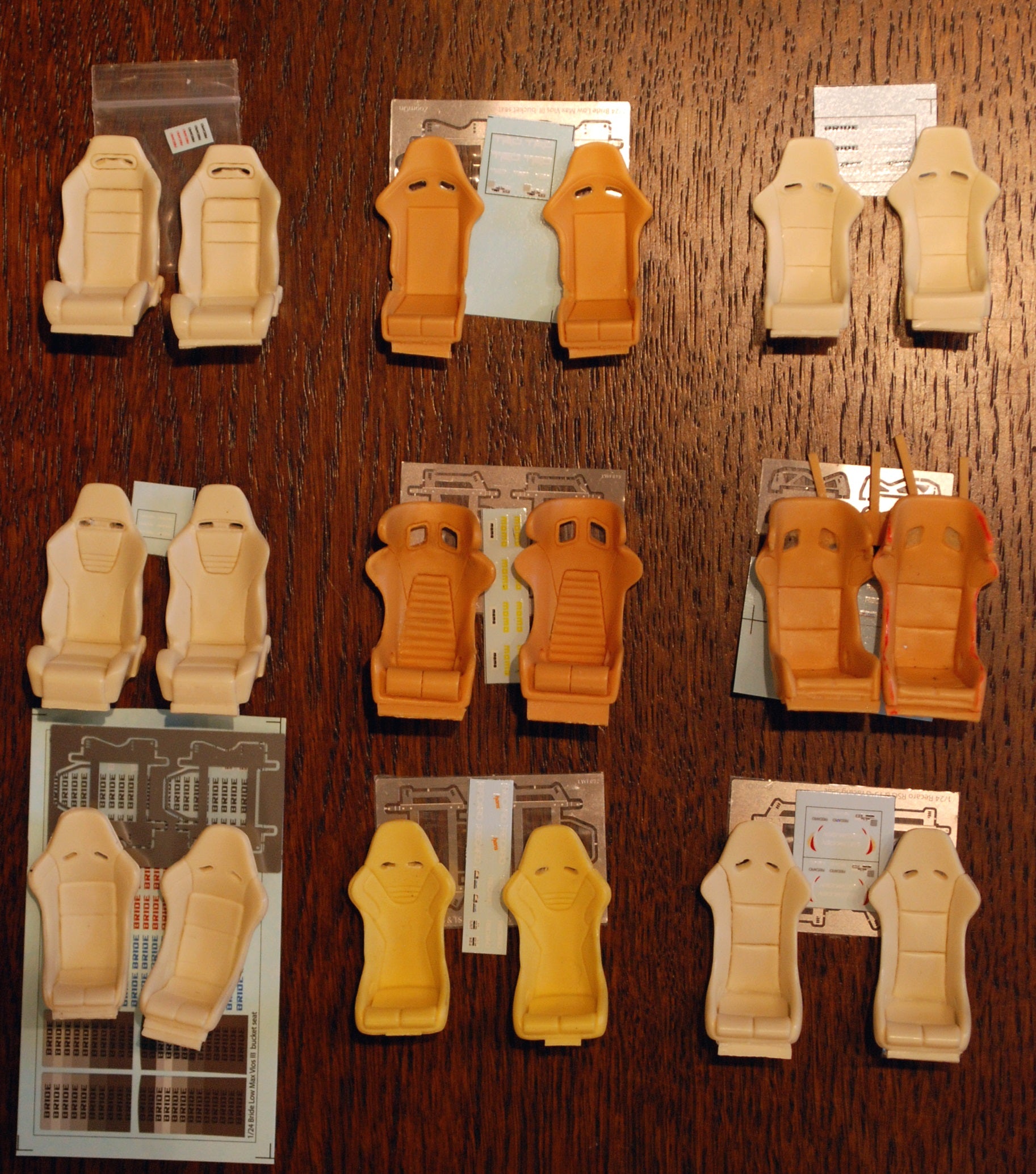 ZoomOn Rennsitze Customsitze Recaro Bride Mugen Momo TRD 1:24