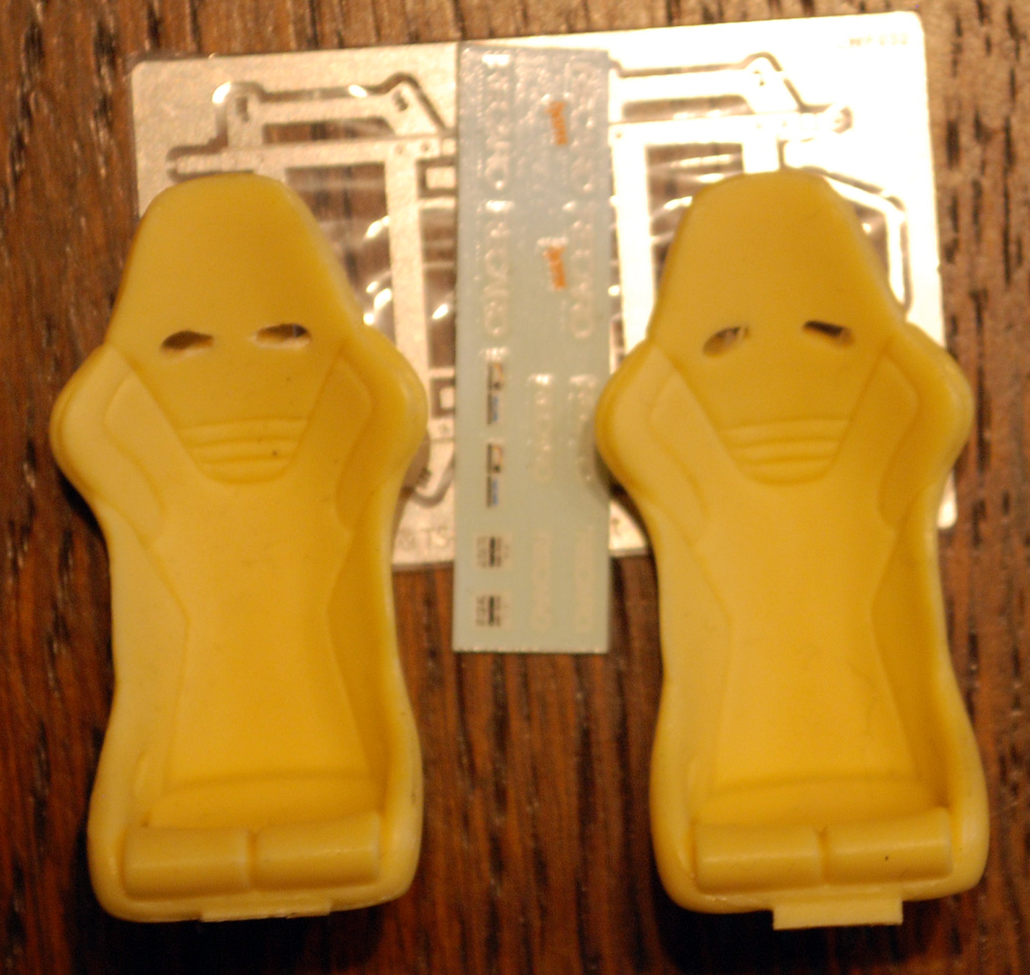 ZoomOn Rennsitze Customsitze Recaro Bride Mugen Momo TRD 1:24