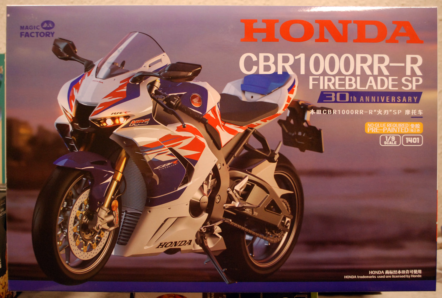 Magic Factory 1401 Honda CBR 1000 RR-R 30th. Anniv. 1:9 neuer Bausatz
