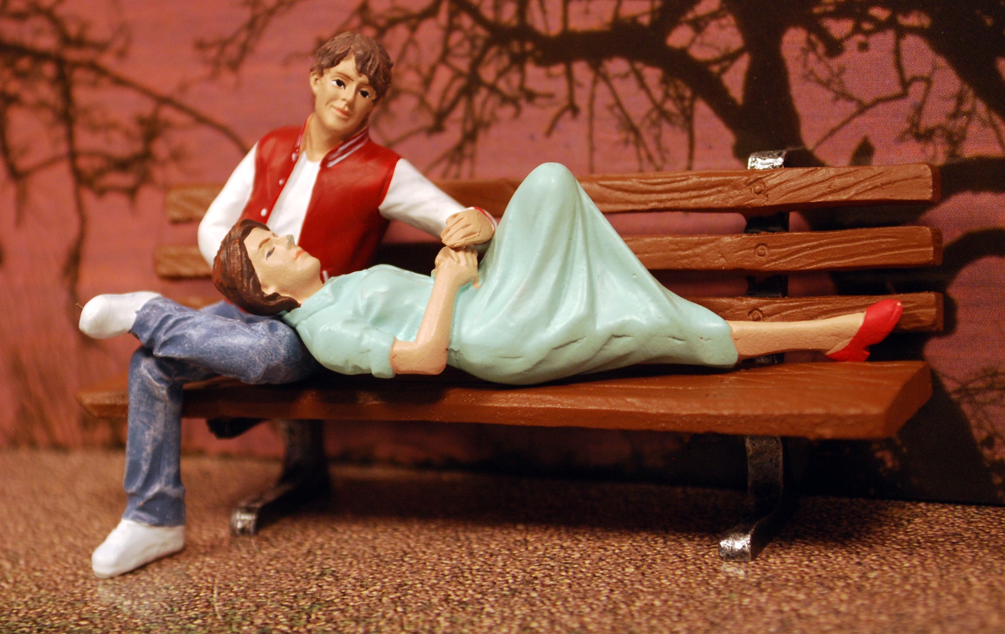 23925+38331B American Diorama Seated Pair Adam+sitting lovers II inkl Bank  1:24