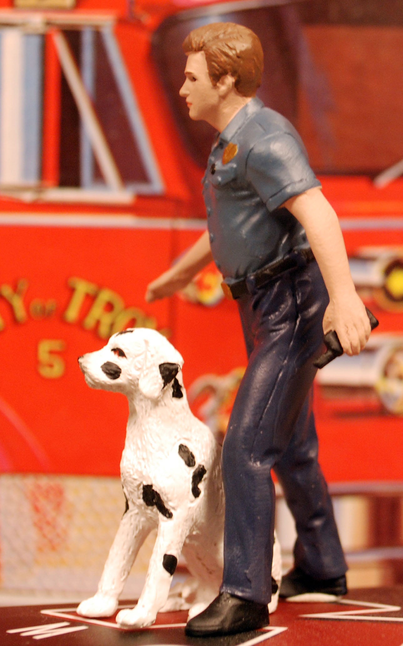 76420 American Diorama Firefighters Fire Dog Training Feuerwehr Polizei 1:24