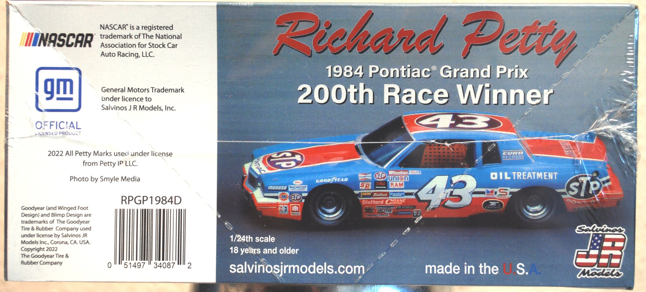 1984 Pontiac Grand Prix # 43 R. Petty 200th Race Winner 1:25 Salvinos JR 340872