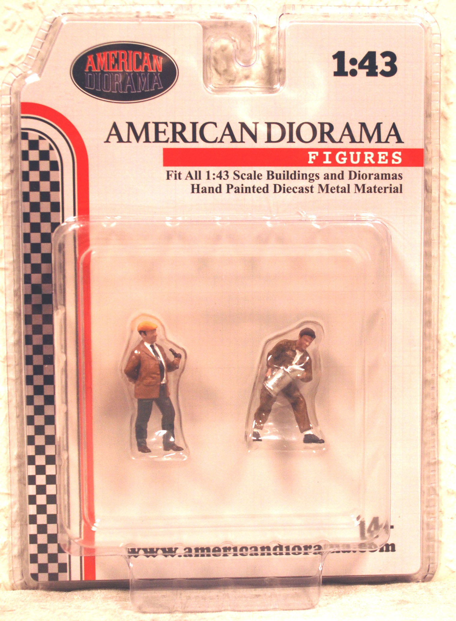 38362 American Diorama Race Day Figures Set 4 1:43