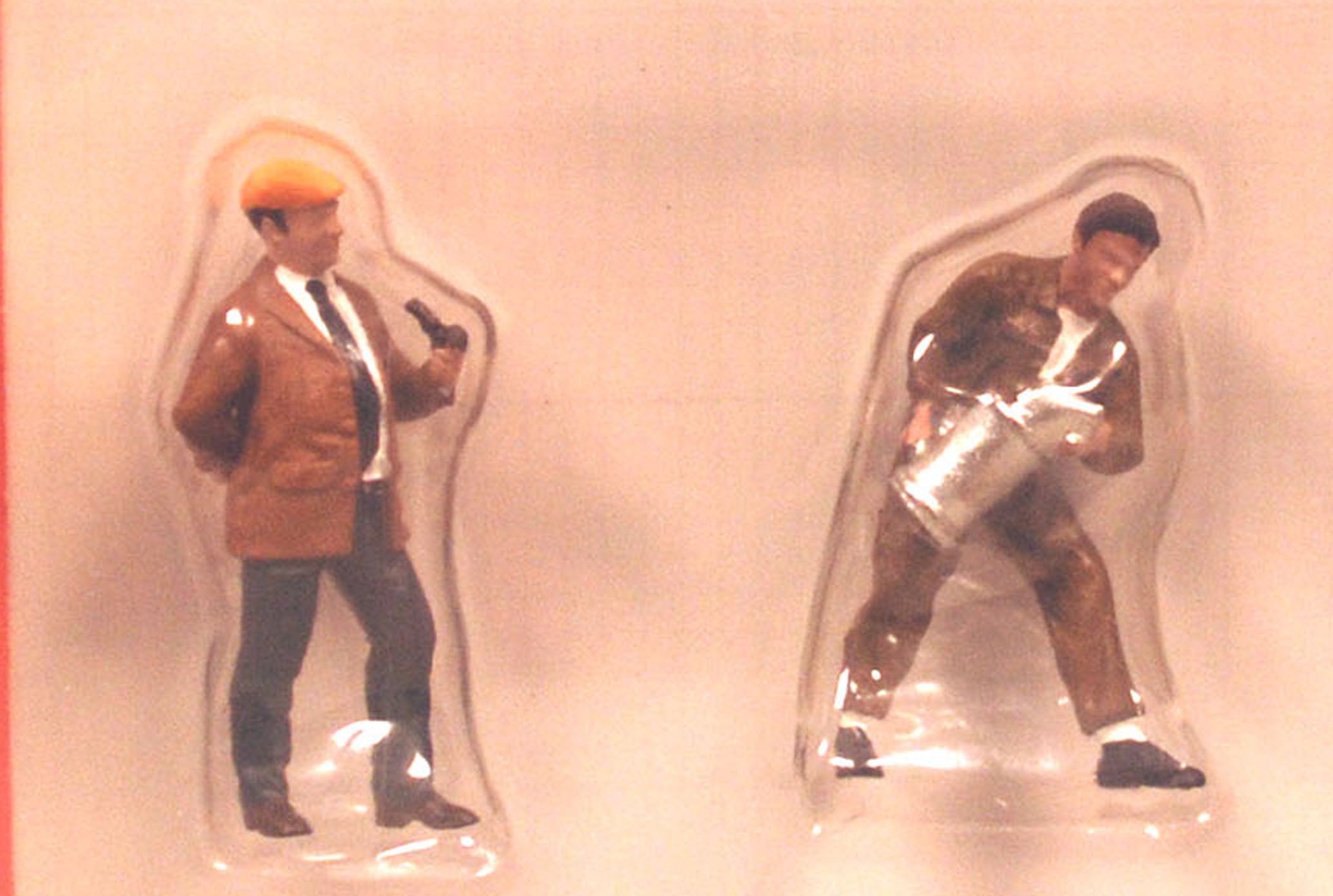 38362 American Diorama Race Day Figures Set 4 1:43