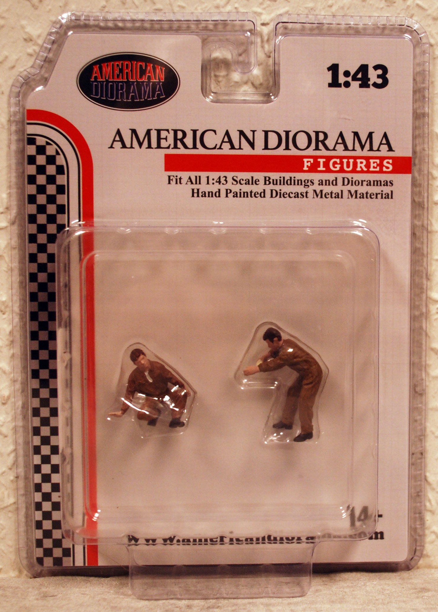 38363 American Diorama Race Day Figures Set 5 1:43