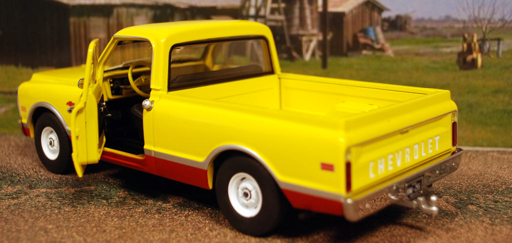 Greenlight 85072 1968 Chevrolet C 10 Pickup Camper Shell 1:24