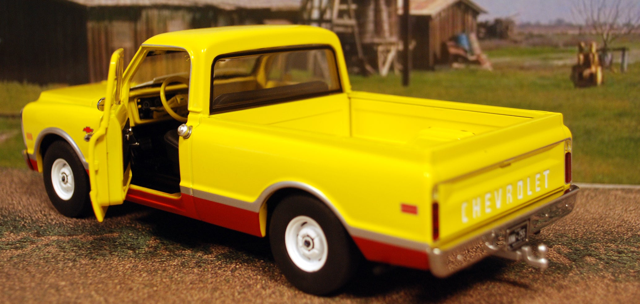 Greenlight 85072 1968 Chevrolet C 10 Pickup Camper Shell 1:24