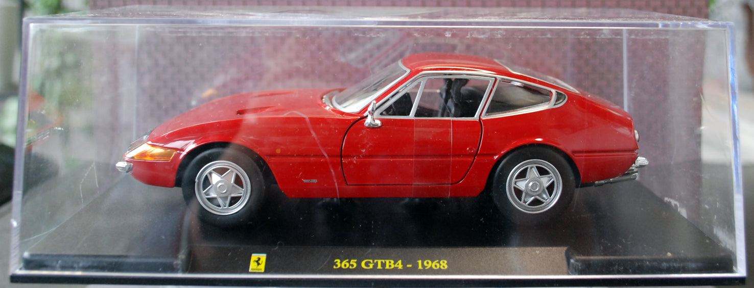 1968 Ferrari 365 GTB4 rot 1:24