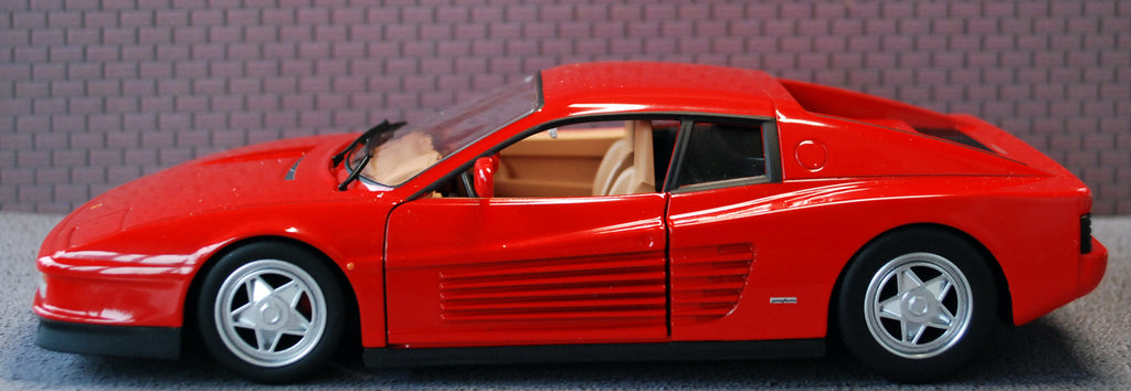 1984 Ferrari Testarossa rot 1:24