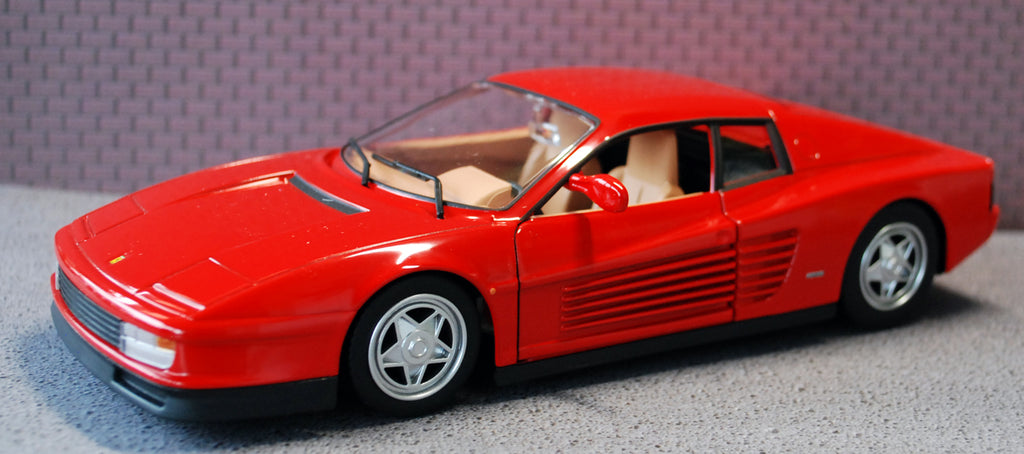 1984 Ferrari Testarossa rot 1:24