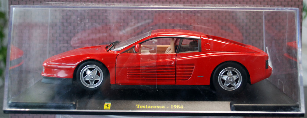 1984 Ferrari Testarossa rot 1:24