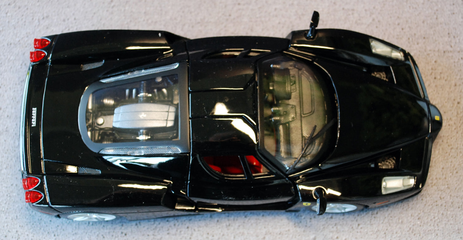 2002 Ferrari Enzo schwarz 1:24