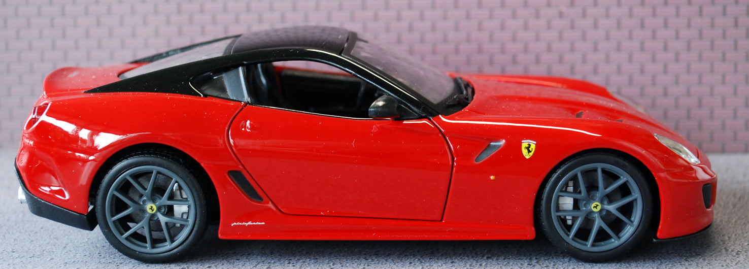 2010 Ferrari 599 GTO rot 1:24