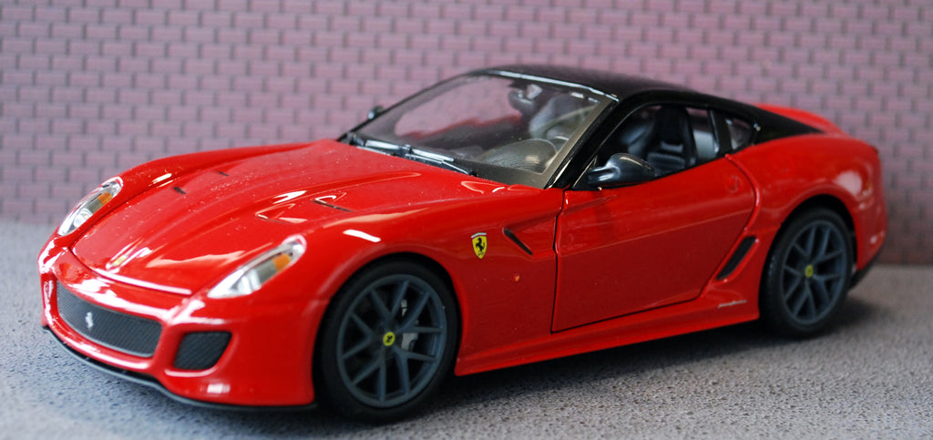 2010 Ferrari 599 GTO rot 1:24