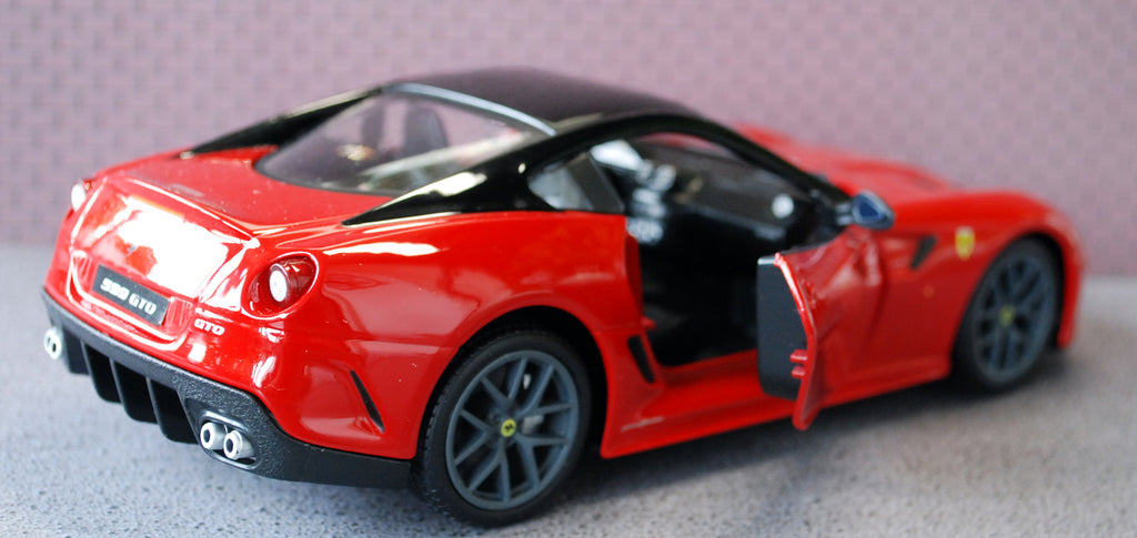 2010 Ferrari 599 GTO rot 1:24