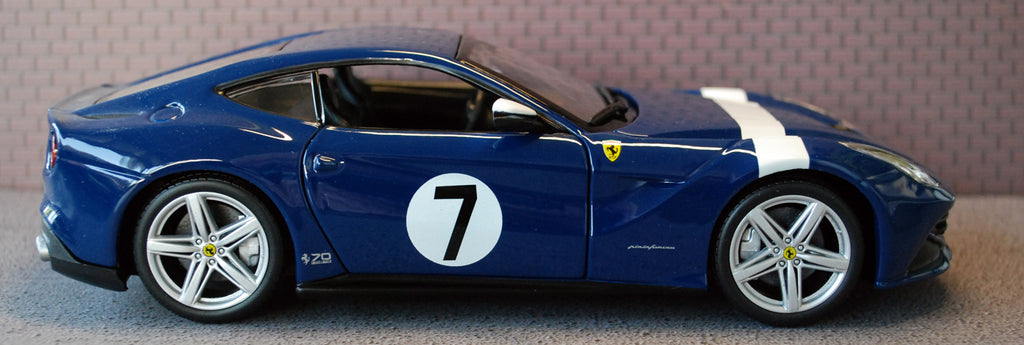 2012 Ferrari F 12 Berlinetta # 7 blau 1:24