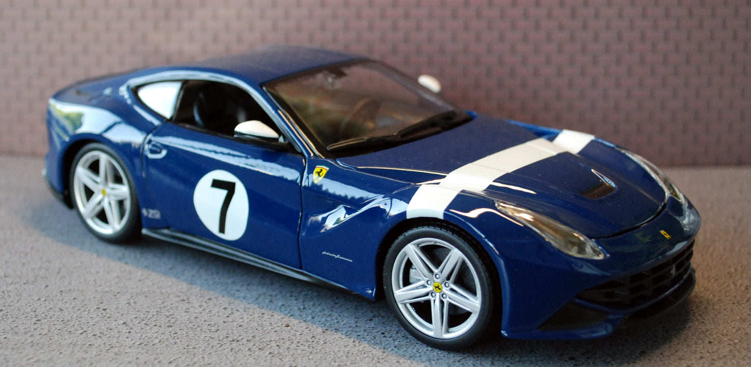 2012 Ferrari F 12 Berlinetta # 7 blau 1:24