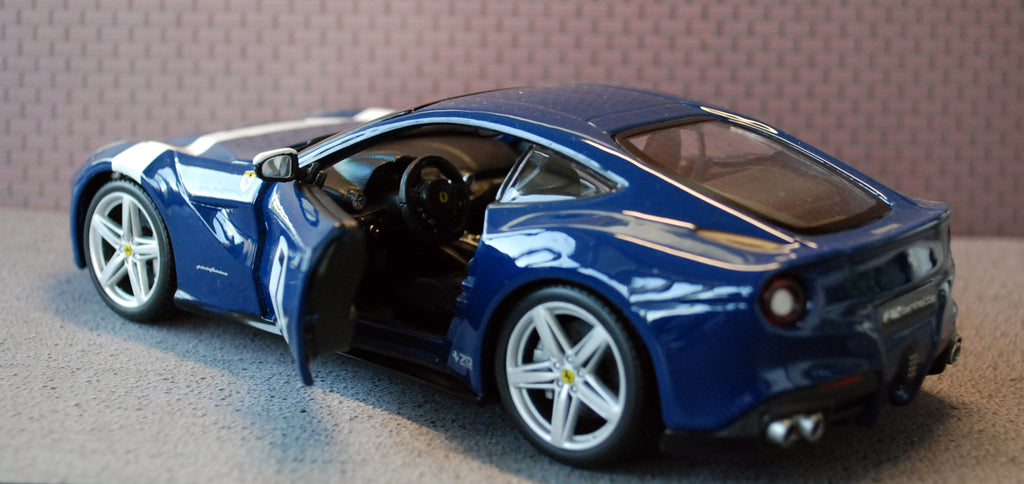 2012 Ferrari F 12 Berlinetta # 7 blau 1:24