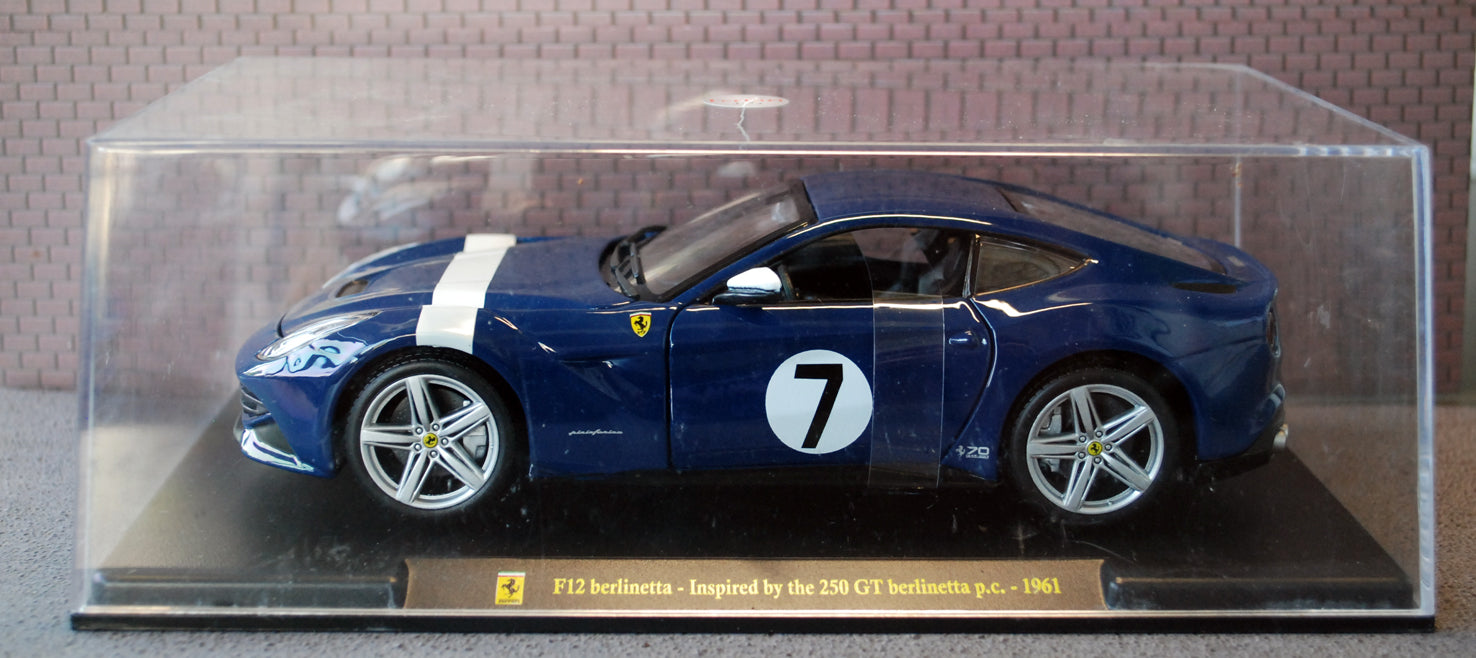 2012 Ferrari F 12 Berlinetta # 7 blau 1:24