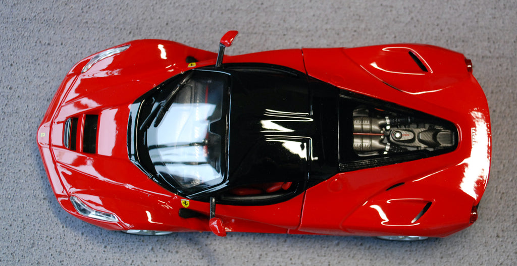 2013 La Ferrari rot 1:24