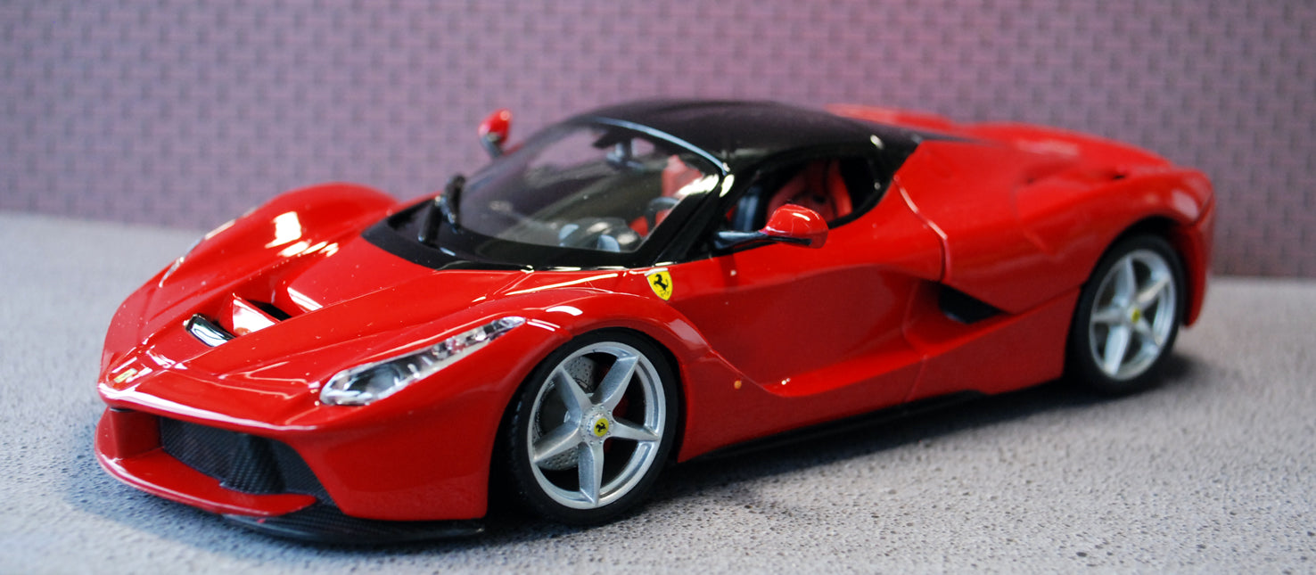 2013 La Ferrari rot 1:24