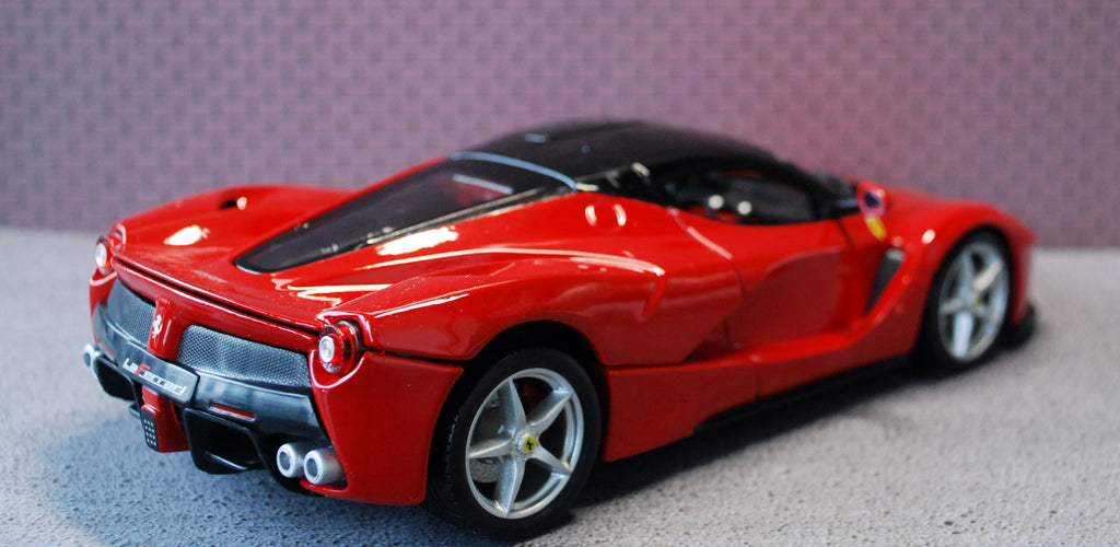 2013 La Ferrari rot 1:24