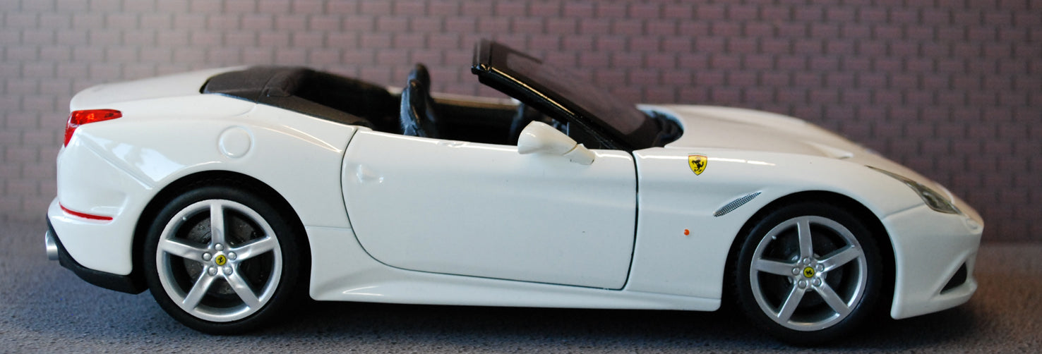 2014 Ferrari California T weiß 1:24