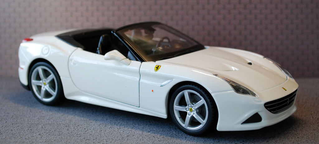 2014 Ferrari California T weiß 1:24