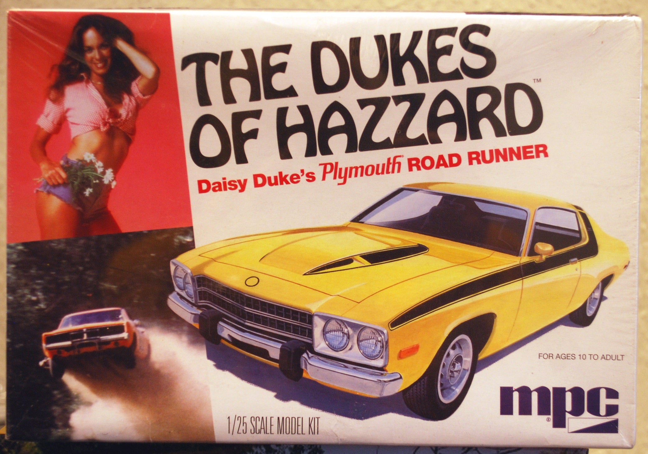 MPC 708 Dukes of Hazzard Daisy Dukes Plymouth Roadrunner 1:25