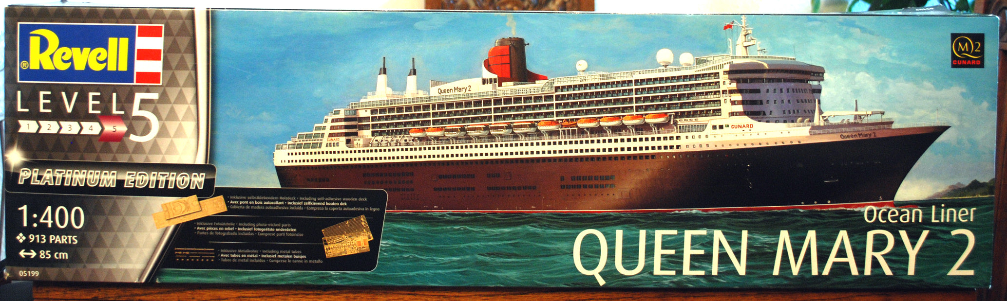 REVELL 05199 Ocean Liner Queen Mary 2 Platinum Edition1:400