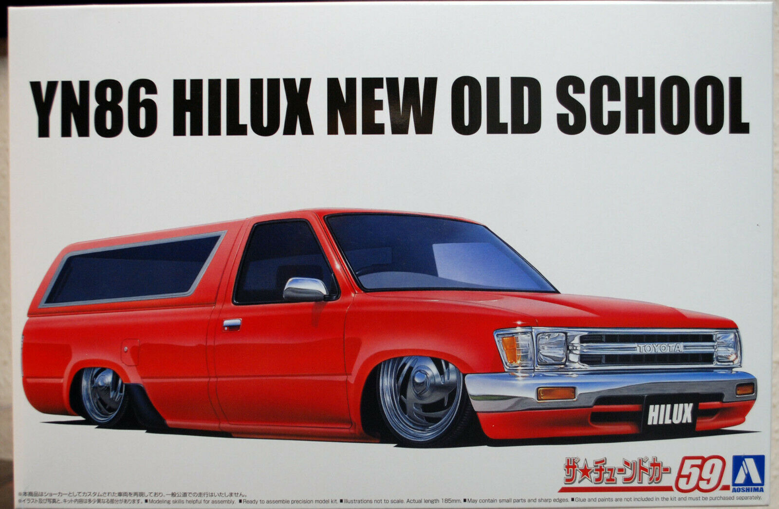 Aoshima 057001 1988 Toyota Hilux New Old School YN86 JDM 1:24