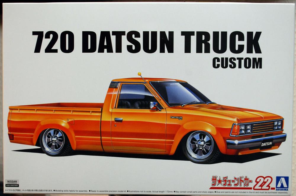 Aoshima 058404 1982 Datsun 720 Pickup Custom 1:24
