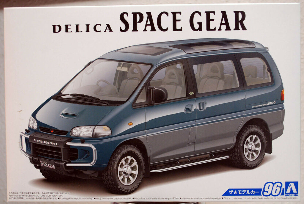 Aoshima 061404 1994 Mitsubishi Delica Space Gear JDM 1:24