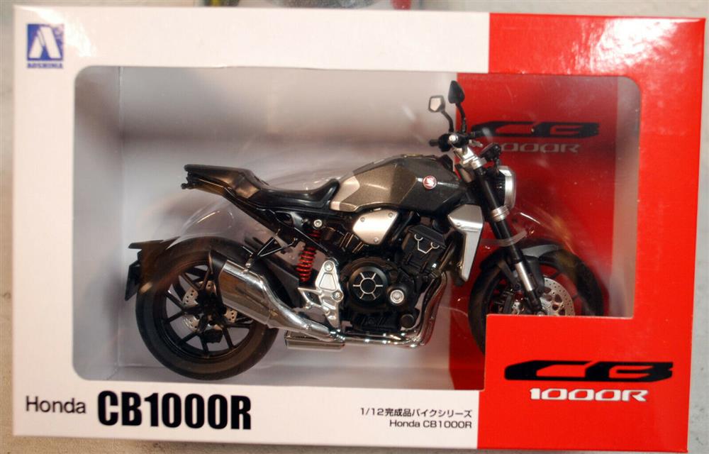 Aoshima 108178 Honda CB 1000 R Sword Silver Fertigmodell 1:12