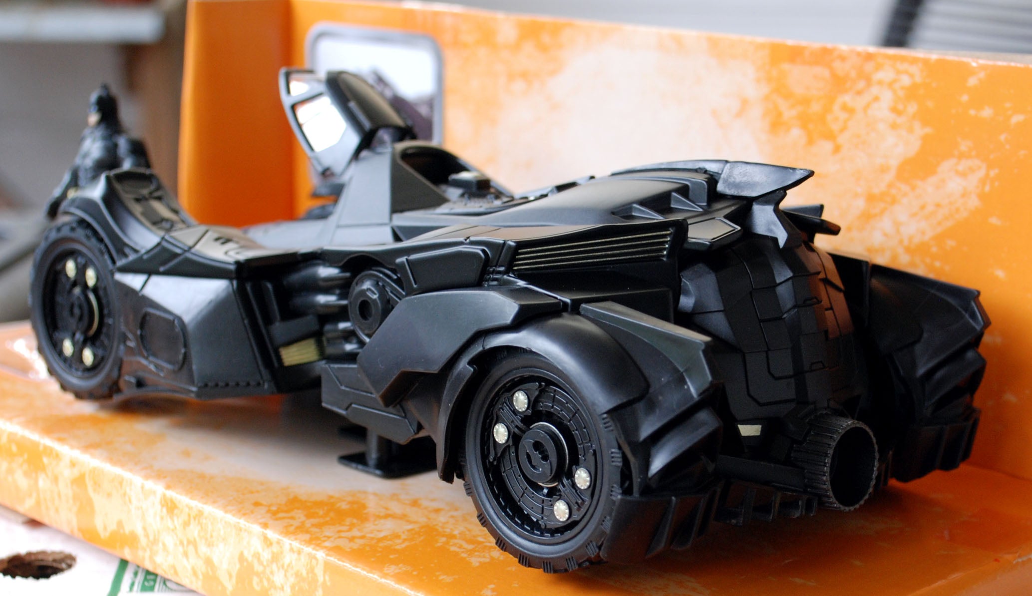 2015 Batmobile Tumbler Batman Arkham Knight 1:24 Jada 98037 neu 2018 neu