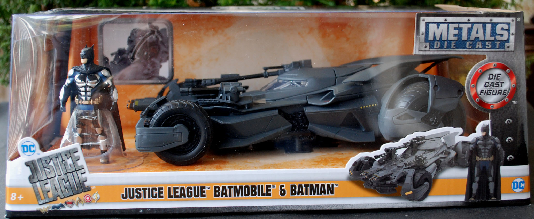 2016 Batmobile Tumbler Batman vs Superman Justice League 1:24 Jada 99232
