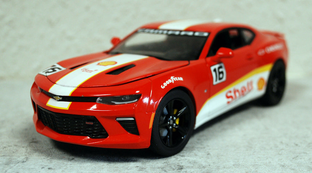 Greenlight 18239 2017 Chevrolet Camaro SS # 16 SHELL 1:24