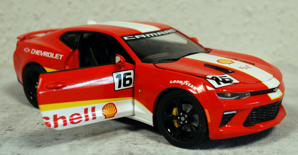 Greenlight 18239 2017 Chevrolet Camaro SS # 16 SHELL 1:24