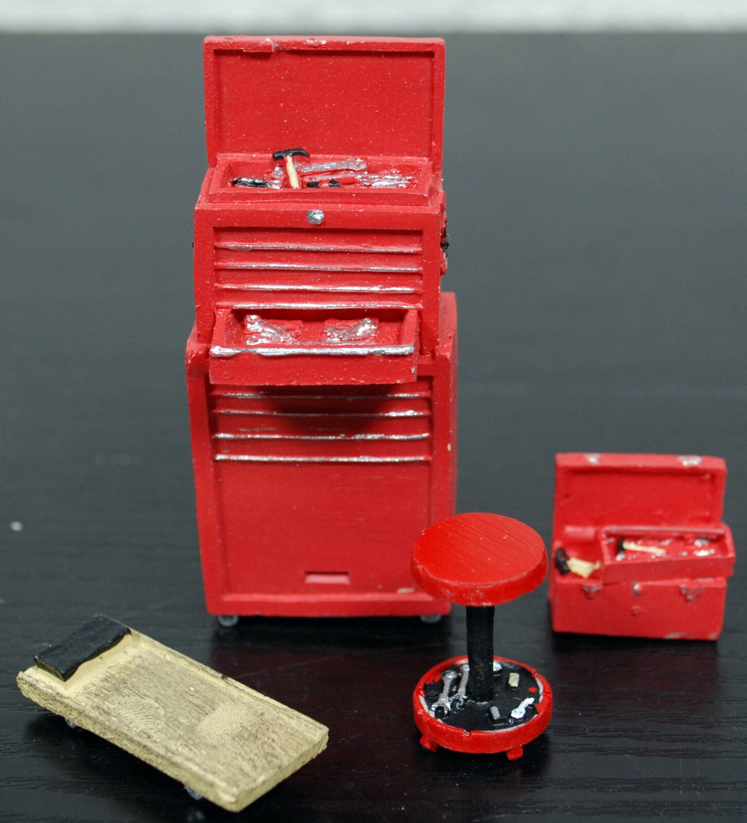 191 Motorhead Miniatures Tire Brigade Shop Rot 1:24