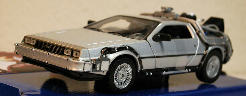 1985 Zurück in die Zukunft II De Lorean DMC 12 Time Machine 1:24 Welly 22441W