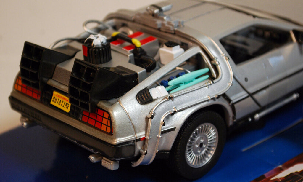 1985 Zurück in die Zukunft II De Lorean DMC 12 Time Machine 1:24 Welly 22441W