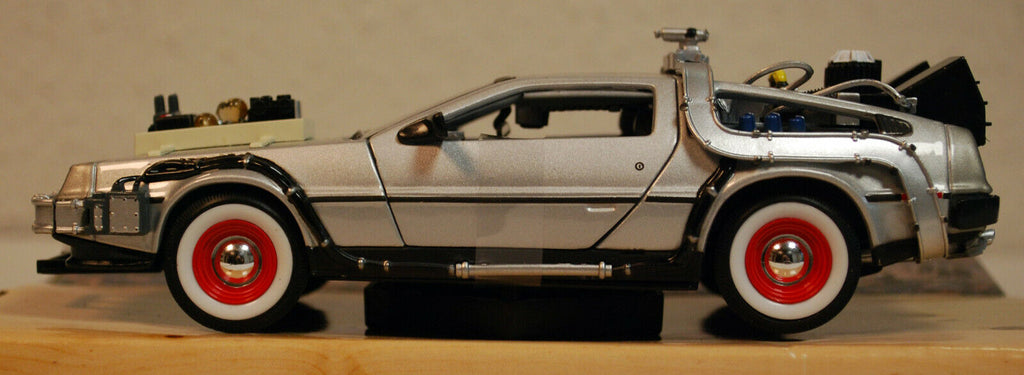 1985 Zurück in die Zukunft III De Lorean DMC 12 Time Machine 1:24 Welly 22444