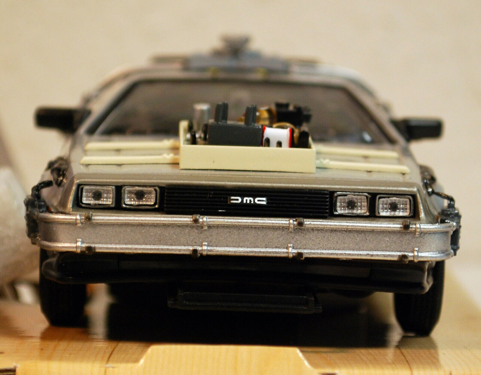 1985 Zurück in die Zukunft III De Lorean DMC 12 Time Machine 1:24 Welly 22444
