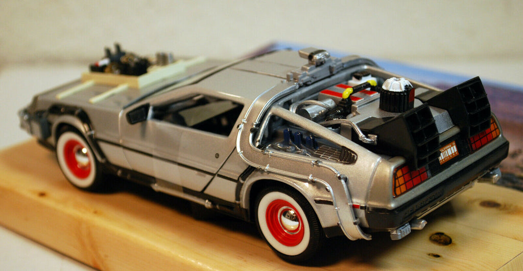 1985 Zurück in die Zukunft III De Lorean DMC 12 Time Machine 1:24 Welly 22444