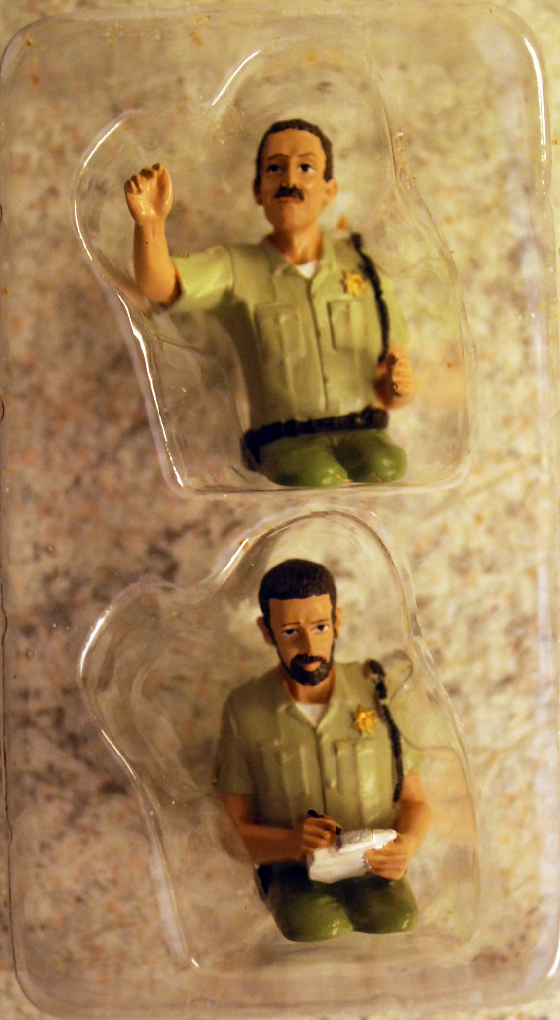 23827 American Diorama Polizist Deputy Sheriff Set of 2, 2 Stück, 1:24