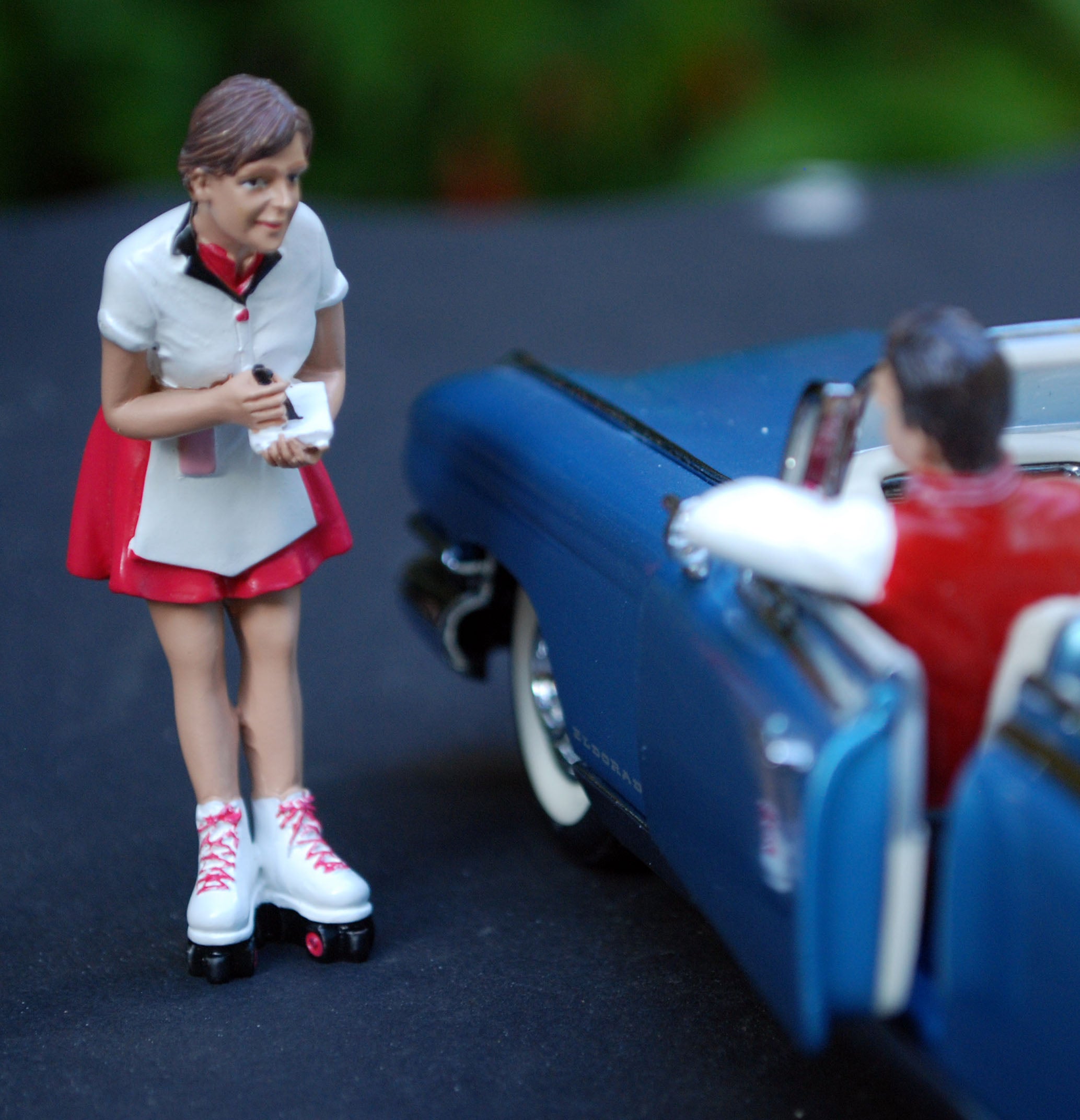 23964 American Diorama Diner Drive In Hamburger Pommes Waitress Grace 1:24