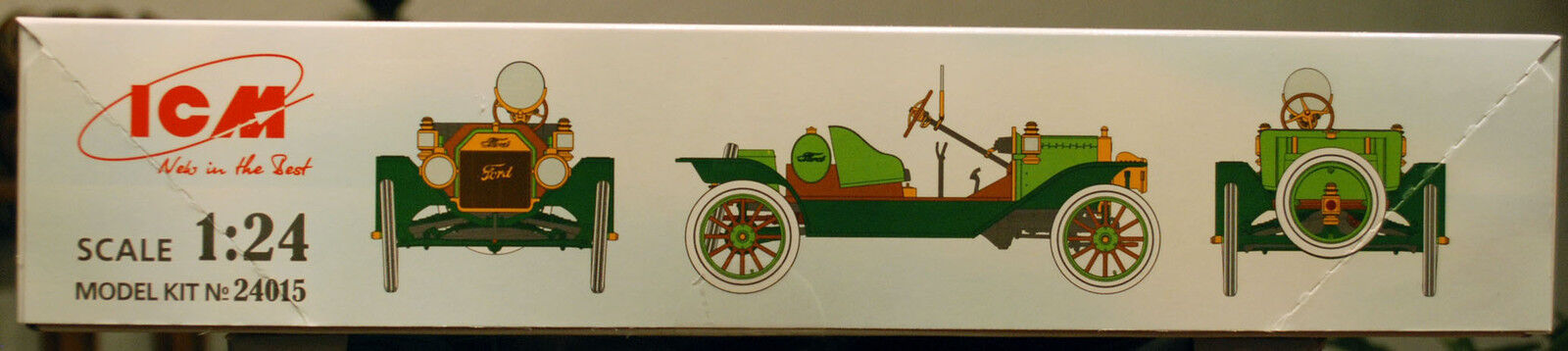 ICM 24015 1913  Ford Model T Speedster 1:24