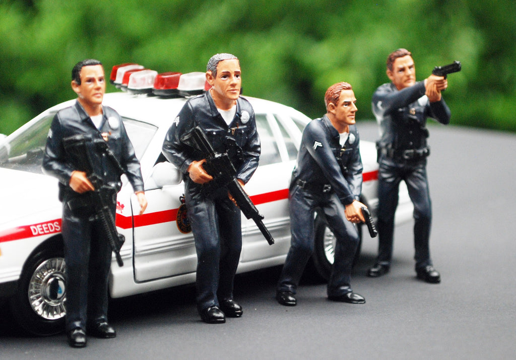 24031B American Diorama Police Officer Set of 4 1:24